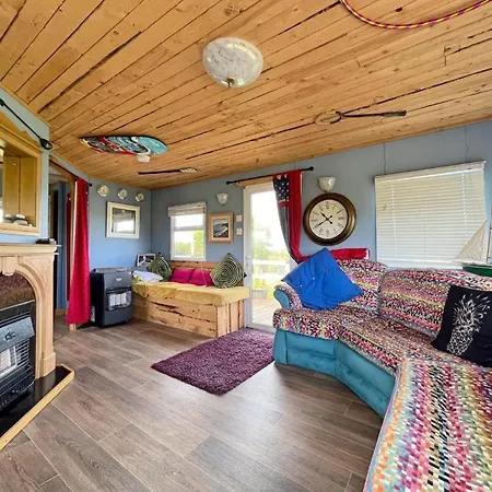 A Piece Of Oceanfront Heaven Sleeps 6 * Drumaville